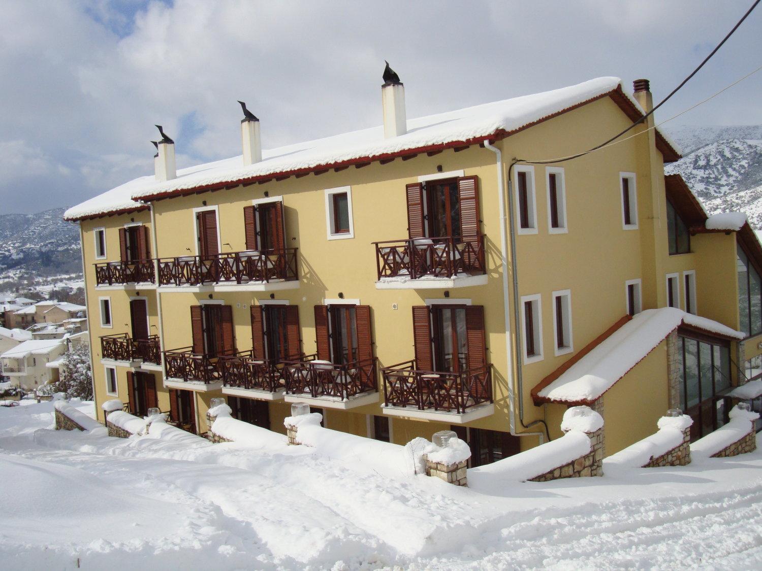 Ahilion Hotel Kalavryta Luaran gambar