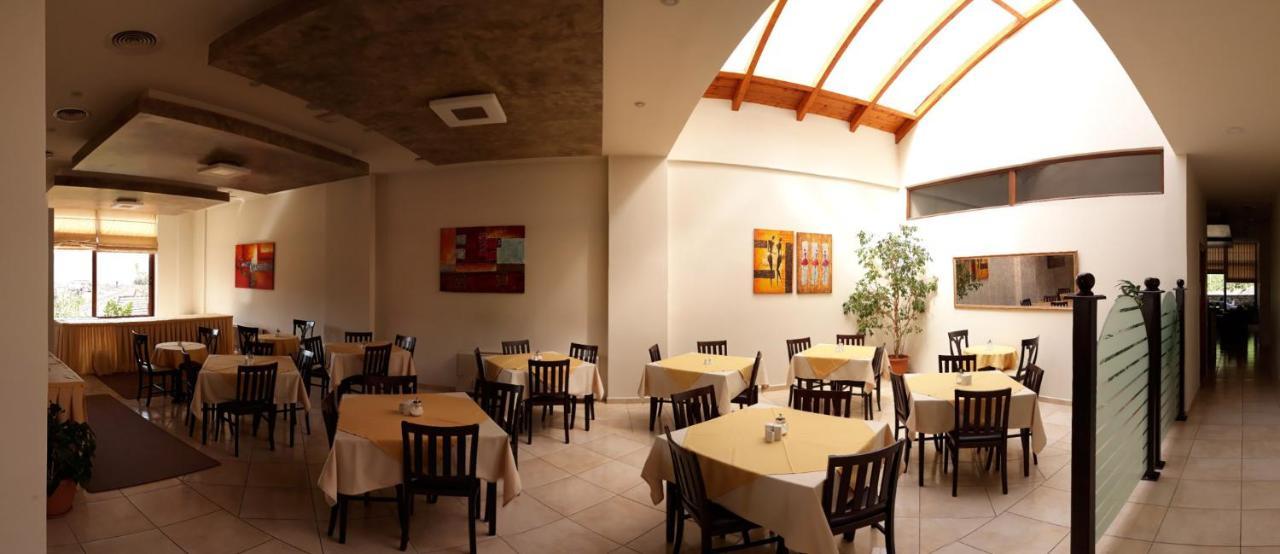 Ahilion Hotel Kalavryta Luaran gambar